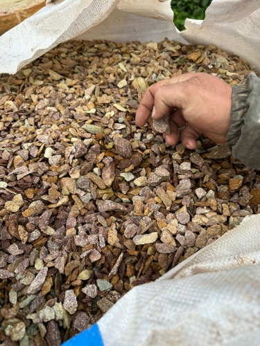 Златолит персиковый декоративная каменная крошка купить в Кизеле