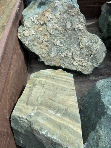 Ландшафтные глыбы зелёные 200-500 килограмм купить в Кизеле