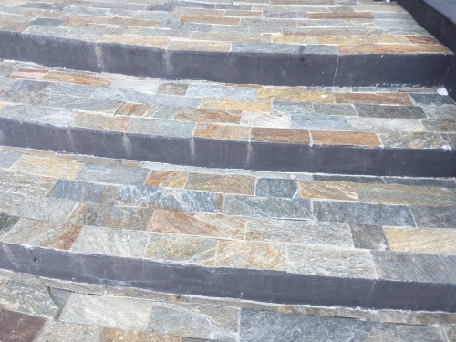 Плитка из Златолита Уральского для лестницы купить в Кизеле