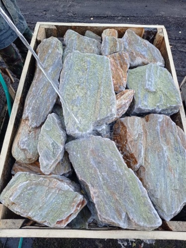 Златолит жёлтый, жёлто-зелёный глыбки и валуны для ланшафтного дизайна купить в Кизеле