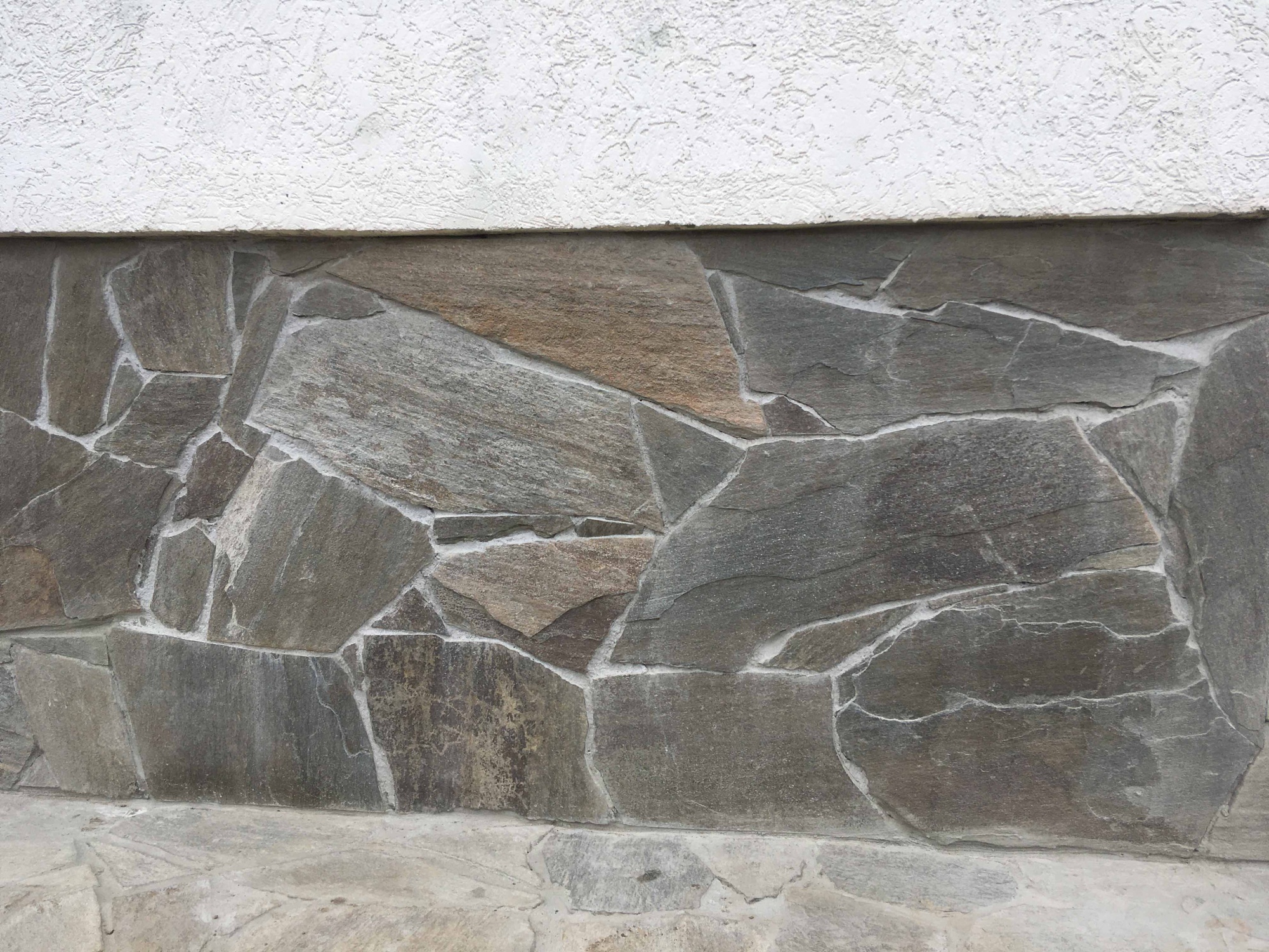 Плитняк златолит Уральский для цоколя, отмостки купить в Кизеле