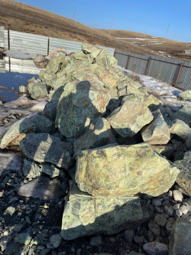 Камни для ландшафтного дизайна зелёные 10-60 килограмм купить в Кизеле