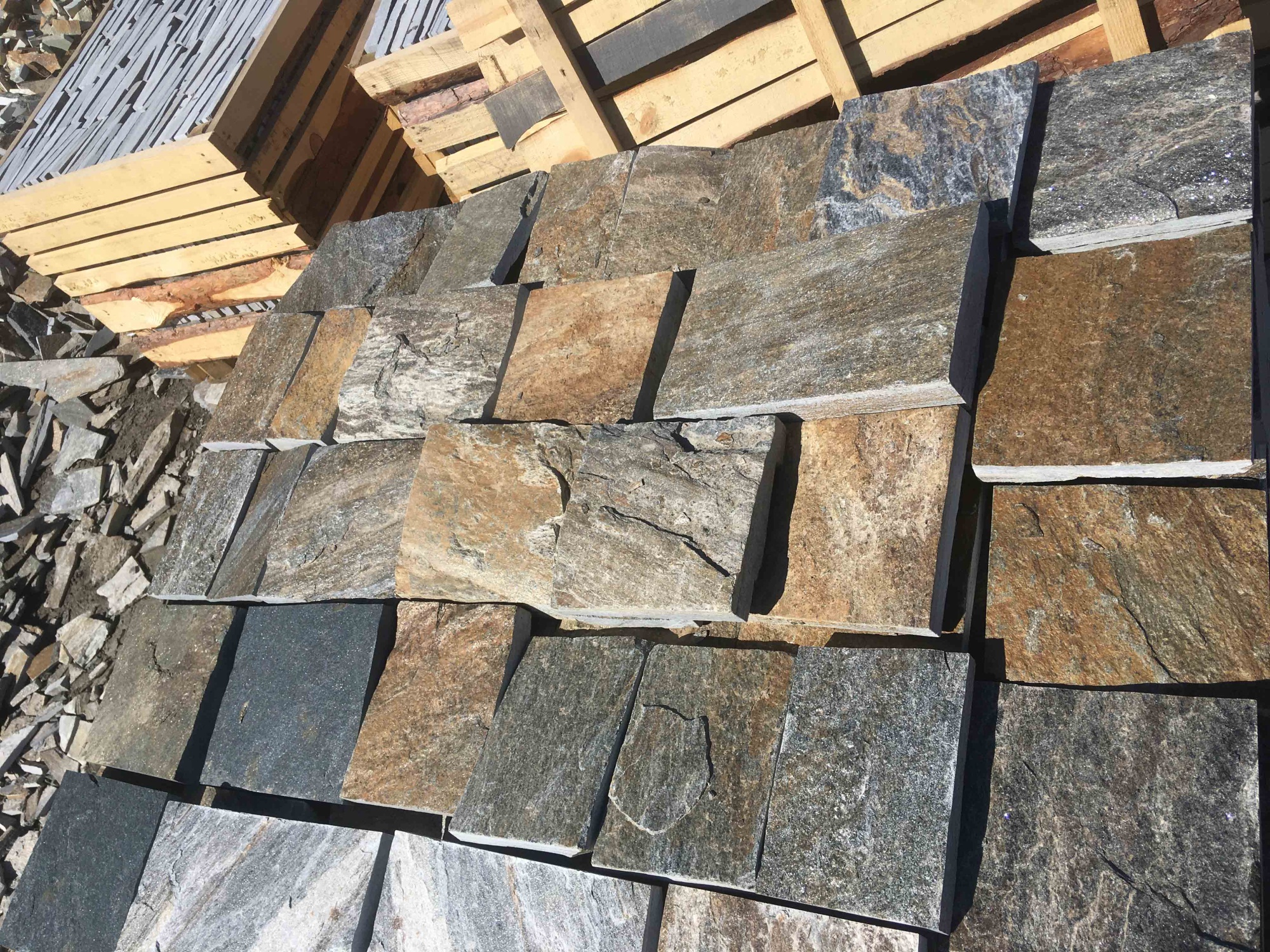 Плитка пилёная златолит Уральский для фасада купить в Кизеле