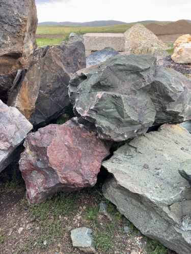 Камни для ландшафтного дизайна зелёные 10-60 килограмм купить в Кизеле