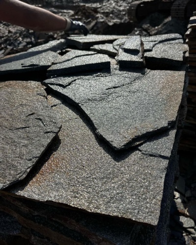 Плитняк златолит серебристый для фасада купить в Кизеле