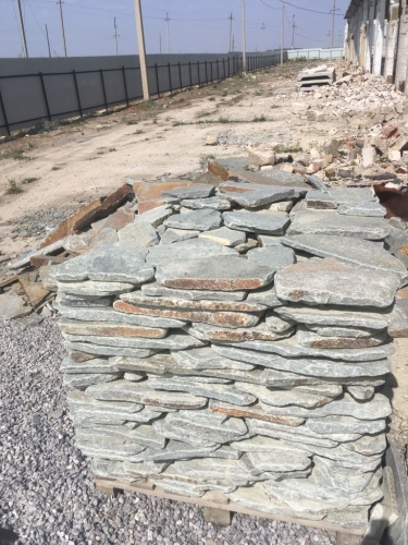 Златолит серебристый галтованный для цоколя купить в Кизеле