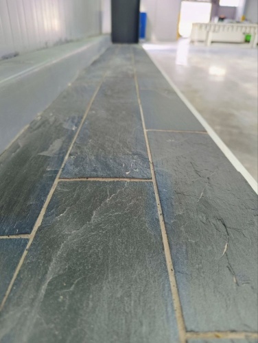 Плитка чёрная из натурального камня фасадная 30 см * 5 см, толщина 7 мм -30 мм купить в Кизеле