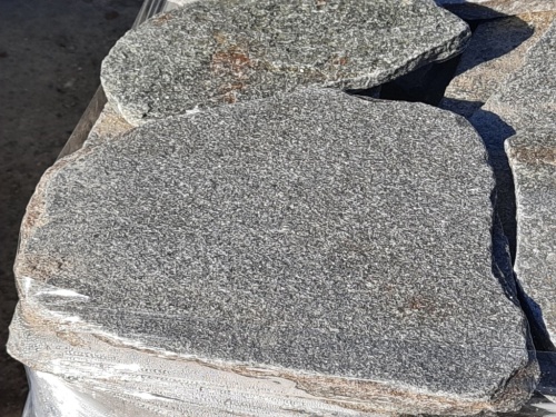 Златолит серебристый галтованный для цоколя купить в Кизеле