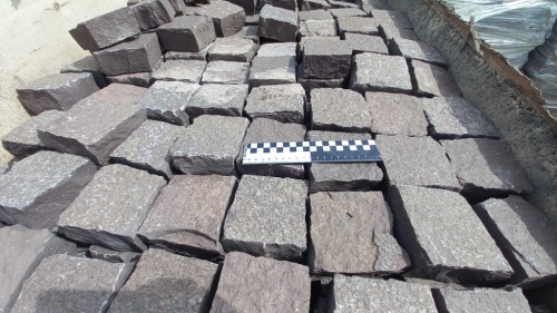 Лемезит колотая брусчатка 10 * 10 см. для парковки купить в Кизеле